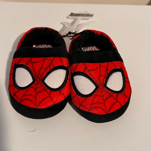 🎈🎈NWT SPIDER-MAN SLIPPERS - Picture 1 of 4